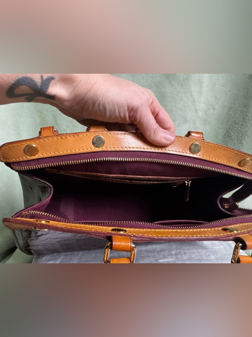 Louis Vuitton Brea MM Vernis Amarante Patent Leather Satchel Bag w/ Strap Auth - Picture 9 of 16